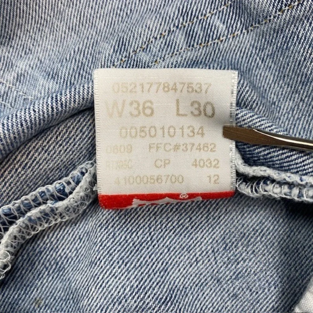 Levis 501 Original Mens 36x30 Medium Wash Blue Straight Leg Button Fly Jeans